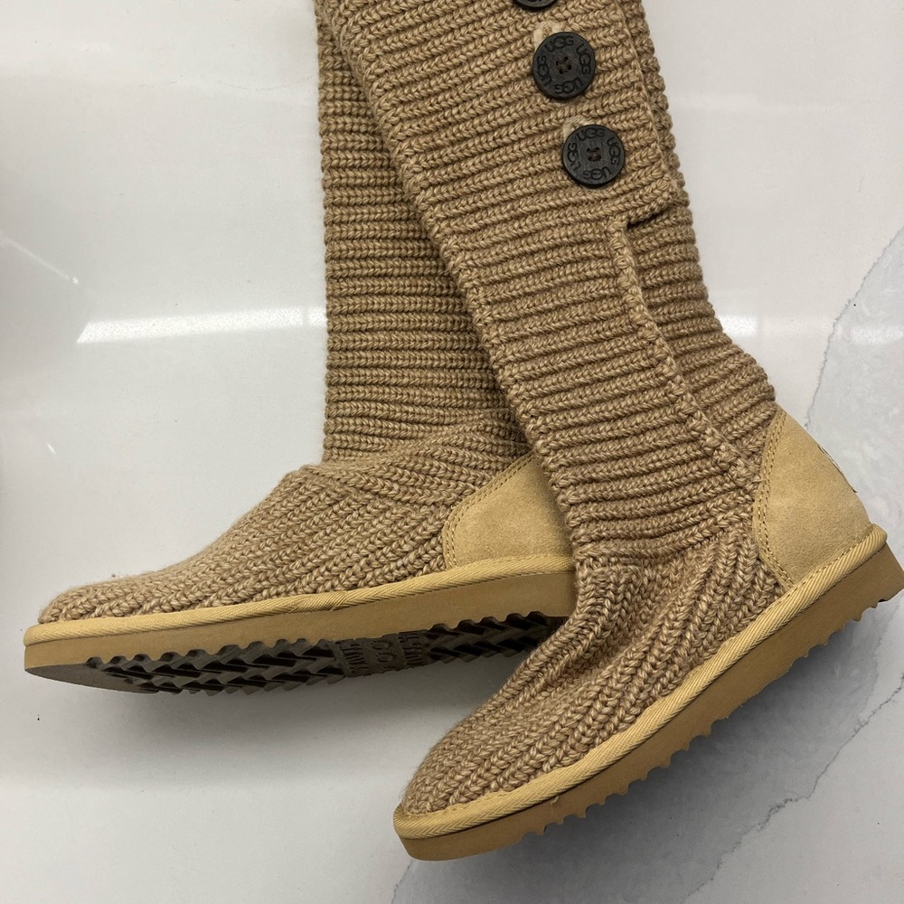 Brand New UGG Cardy Boots Size 5